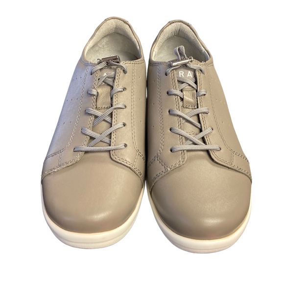 TRAQ by Alegria Lace-up Shoes - Picture 3 of 9